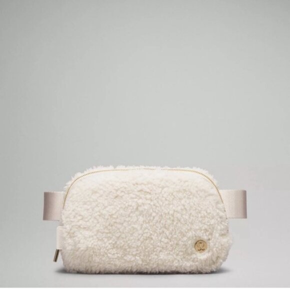 NWOT- Lululemon Fleece Belt bag - Picture 1 of 8